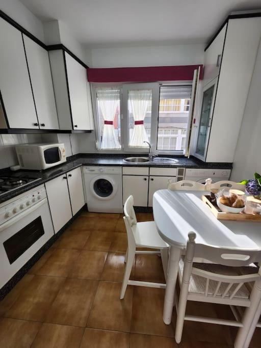 Duplex Rua Sol - Netflix Apartment Laxe Luaran gambar