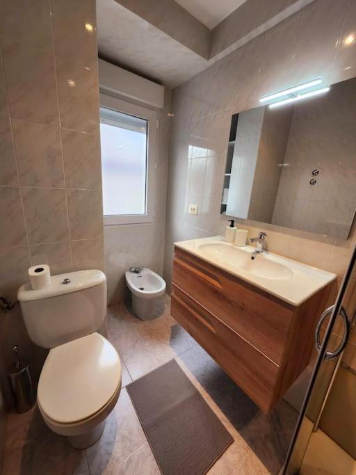 Duplex Rua Sol - Netflix Apartment Laxe Luaran gambar